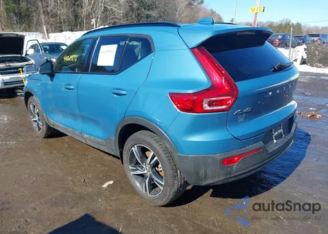 2024 Volvo Xc40 B5 Core Dark Theme z USA, uszkodzony, nr VIN YV4L12UK7R2222566